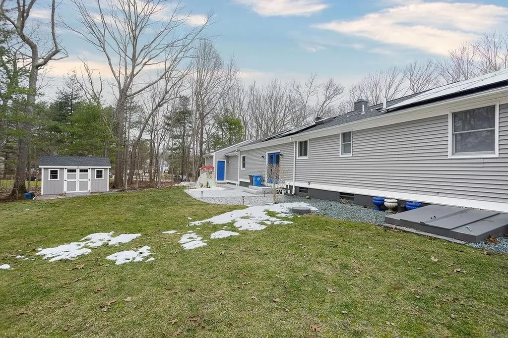 70 Ellen Lane Cranston RI 02921
