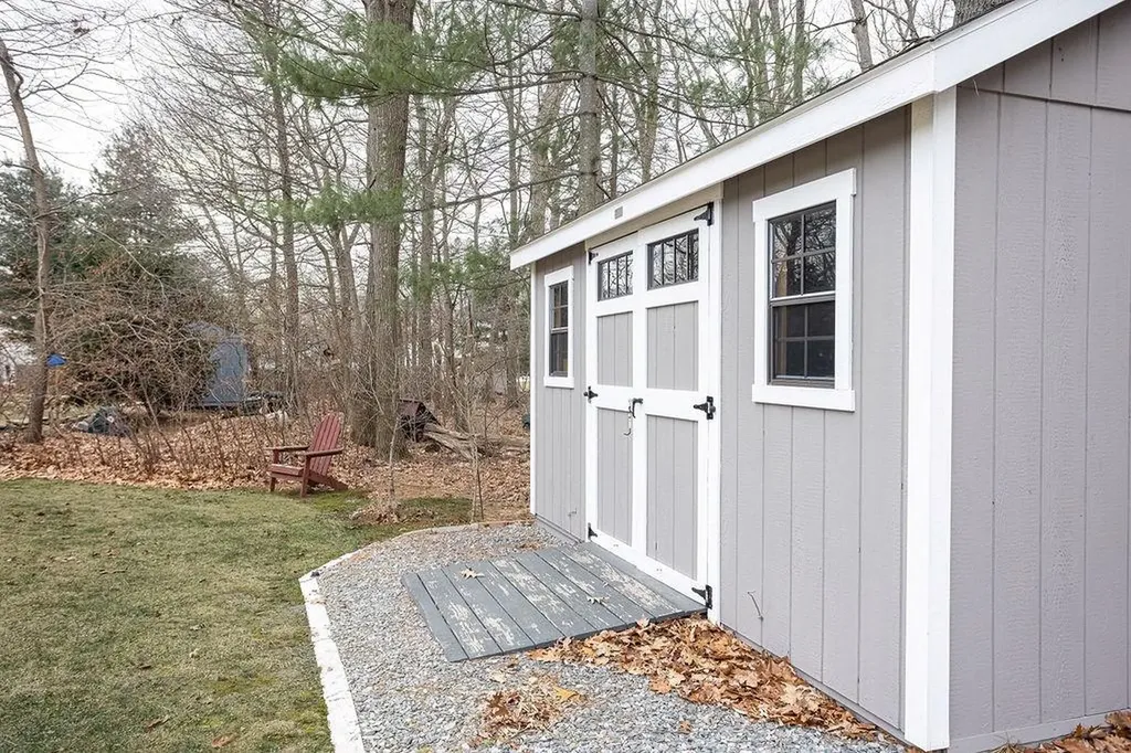 70 Ellen Lane Cranston RI 02921