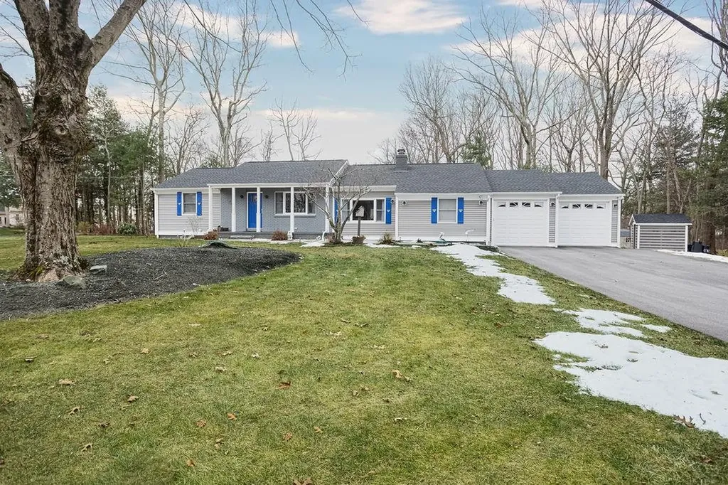 70 Ellen Lane Cranston RI 02921