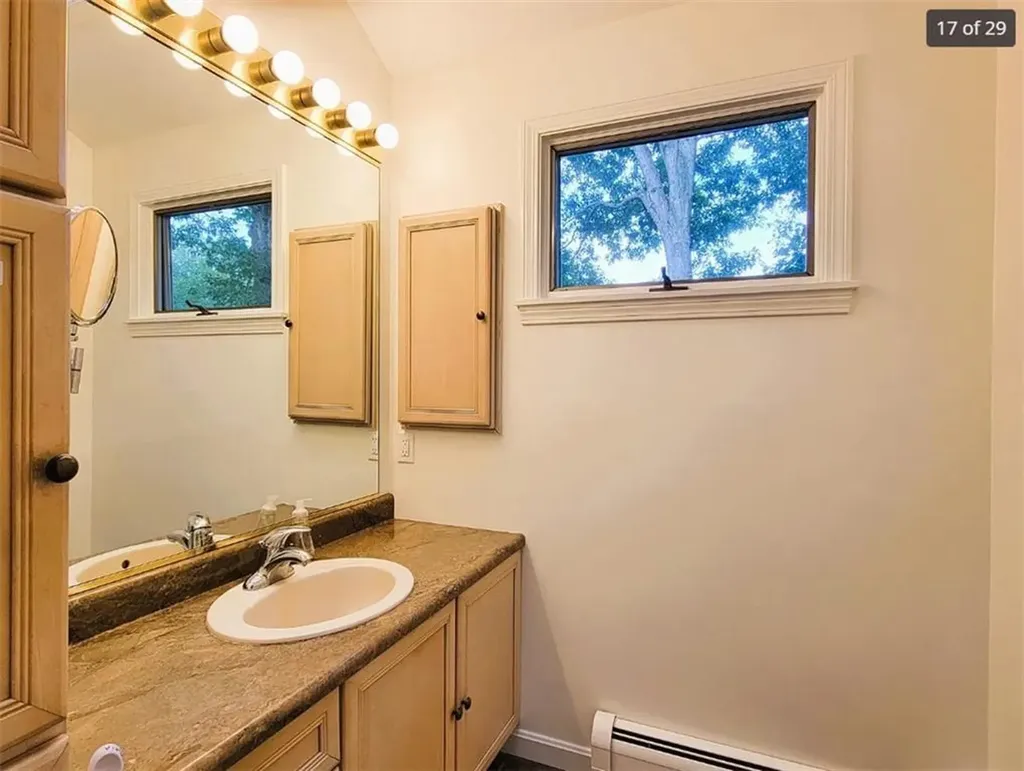 106 Pettaquamscutt Lake Road Narragansett RI 02874