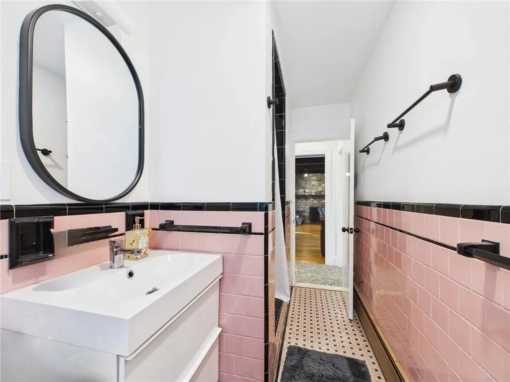 106 Pettaquamscutt Lake Road Narragansett RI 02874