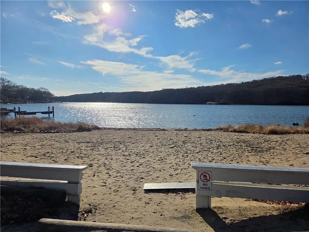 106 Pettaquamscutt Lake Road Narragansett RI 02874