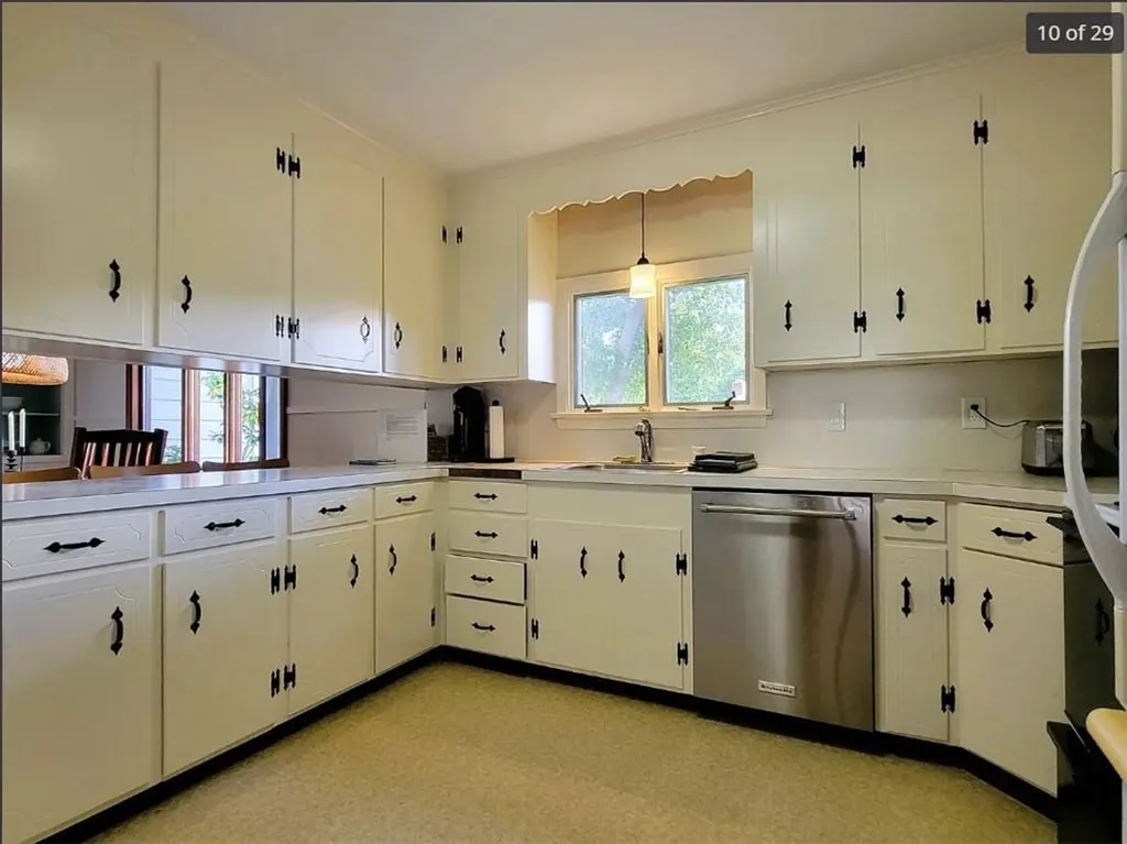 106 Pettaquamscutt Lake Road Narragansett RI 02874