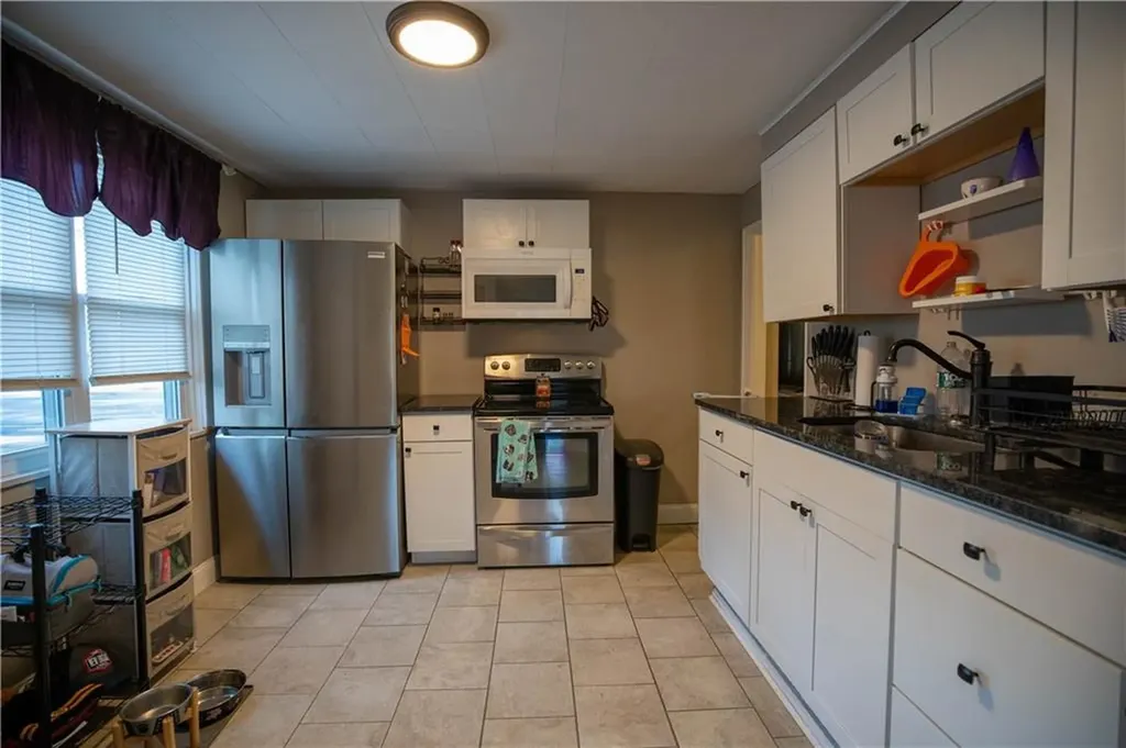 166 Hopkins Hill Road Coventry RI 02816