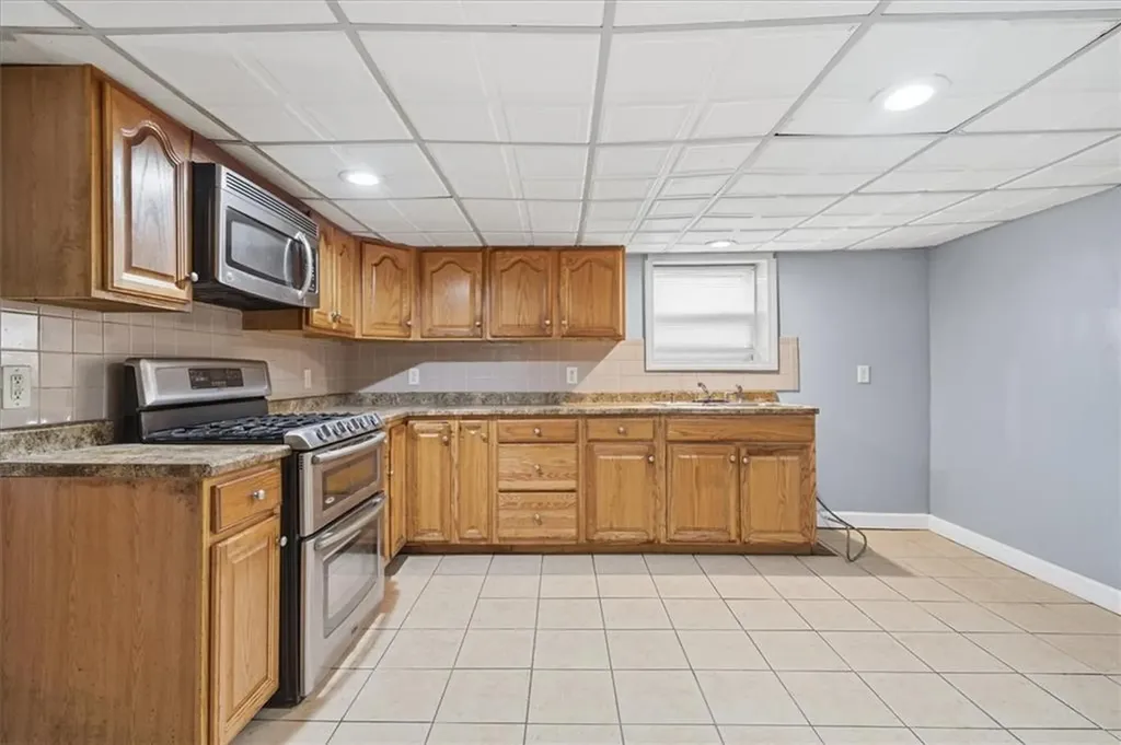 36 Auburn Street Pawtucket RI 02860