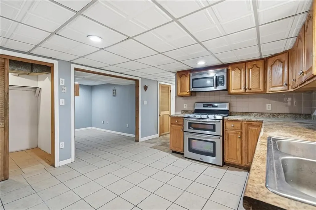 36 Auburn Street Pawtucket RI 02860