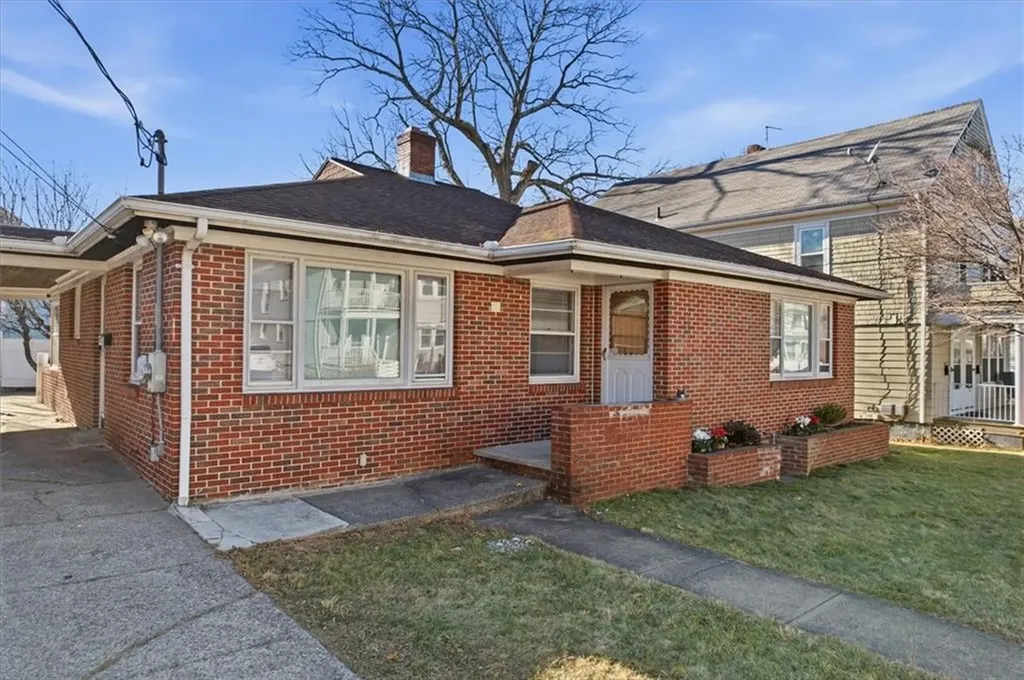 36 Auburn Street Pawtucket RI 02860