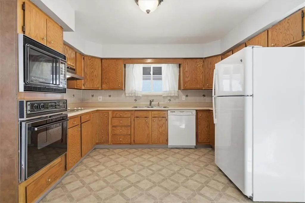 36 Auburn Street Pawtucket RI 02860