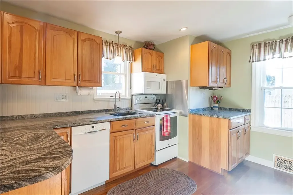 77 Pinecrest Drive Pawtucket RI 02861