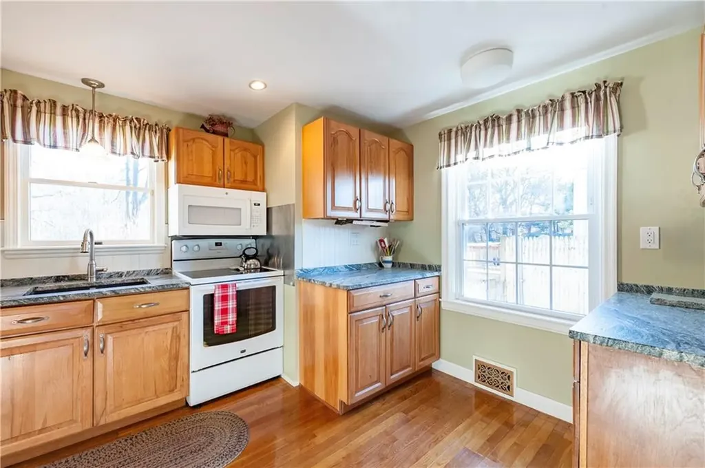 77 Pinecrest Drive Pawtucket RI 02861