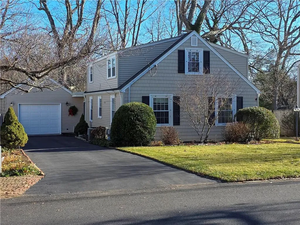 77 Pinecrest Drive Pawtucket RI 02861