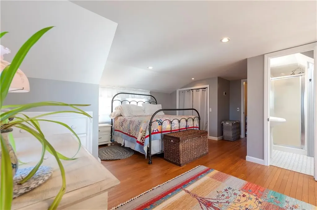 77 Pinecrest Drive Pawtucket RI 02861