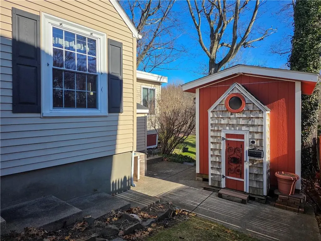 77 Pinecrest Drive Pawtucket RI 02861