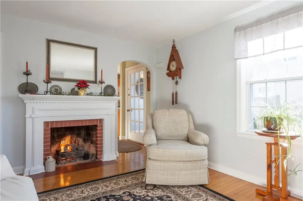 77 Pinecrest Drive Pawtucket RI 02861