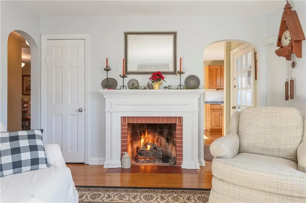 77 Pinecrest Drive Pawtucket RI 02861