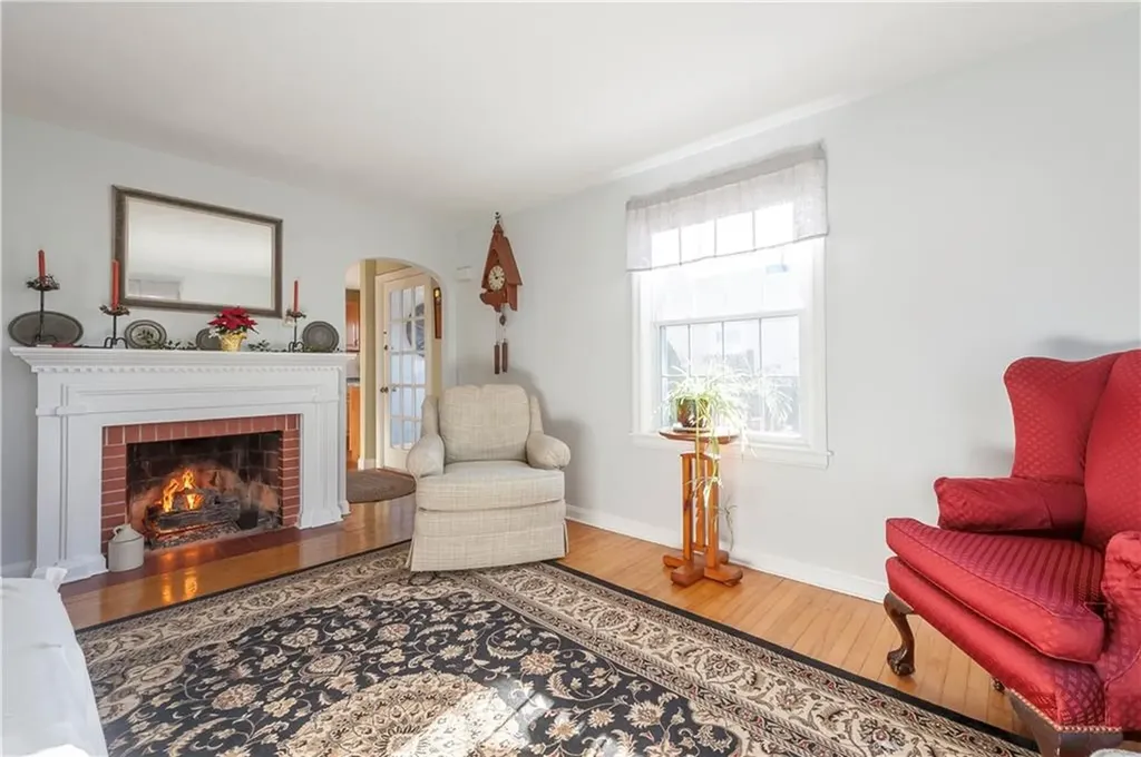 77 Pinecrest Drive Pawtucket RI 02861