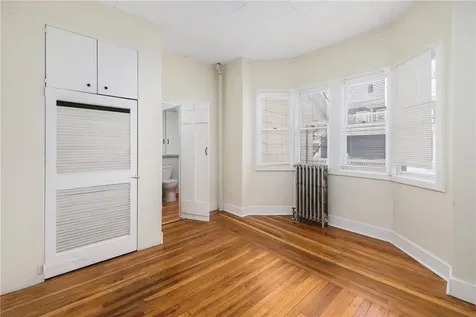 10 Broad Street Warren RI 02885