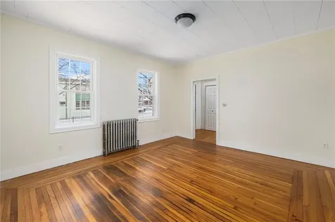 10 Broad Street Warren RI 02885