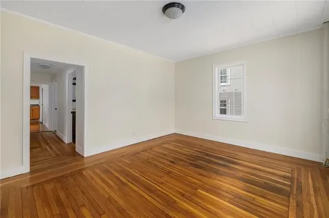 10 Broad Street Warren RI 02885