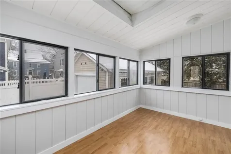 10 Broad Street Warren RI 02885