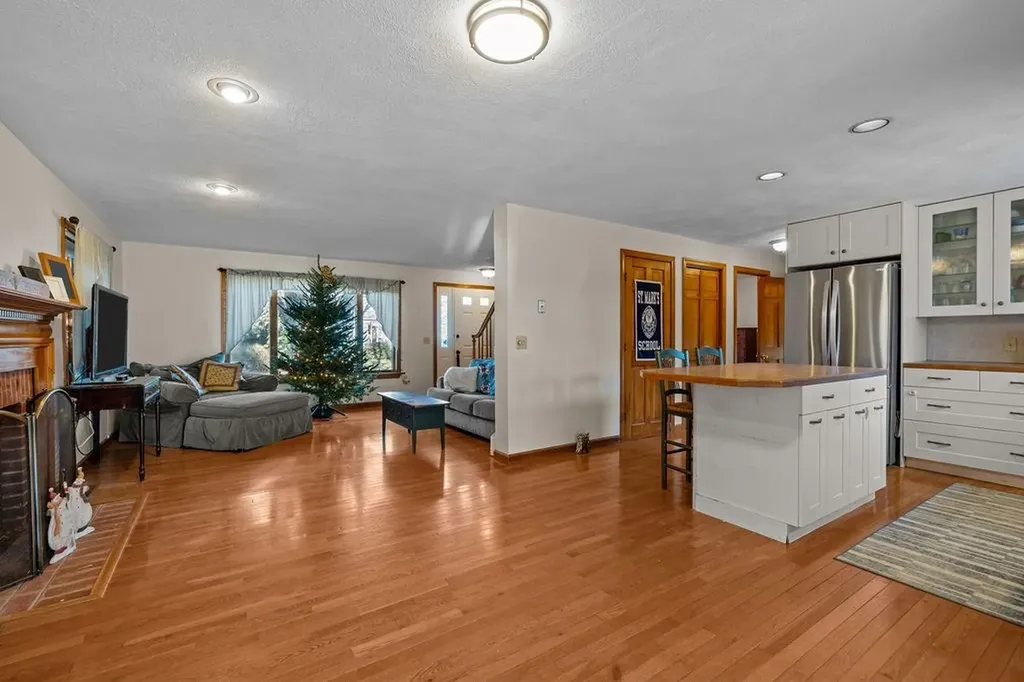 170 Weathervane Road South Kingstown RI 02879