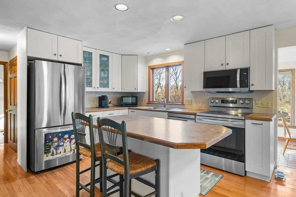 170 Weathervane Road South Kingstown RI 02879