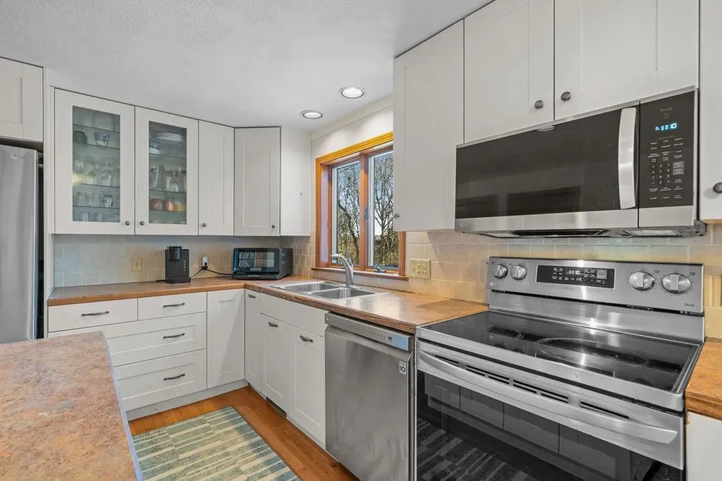 170 Weathervane Road South Kingstown RI 02879