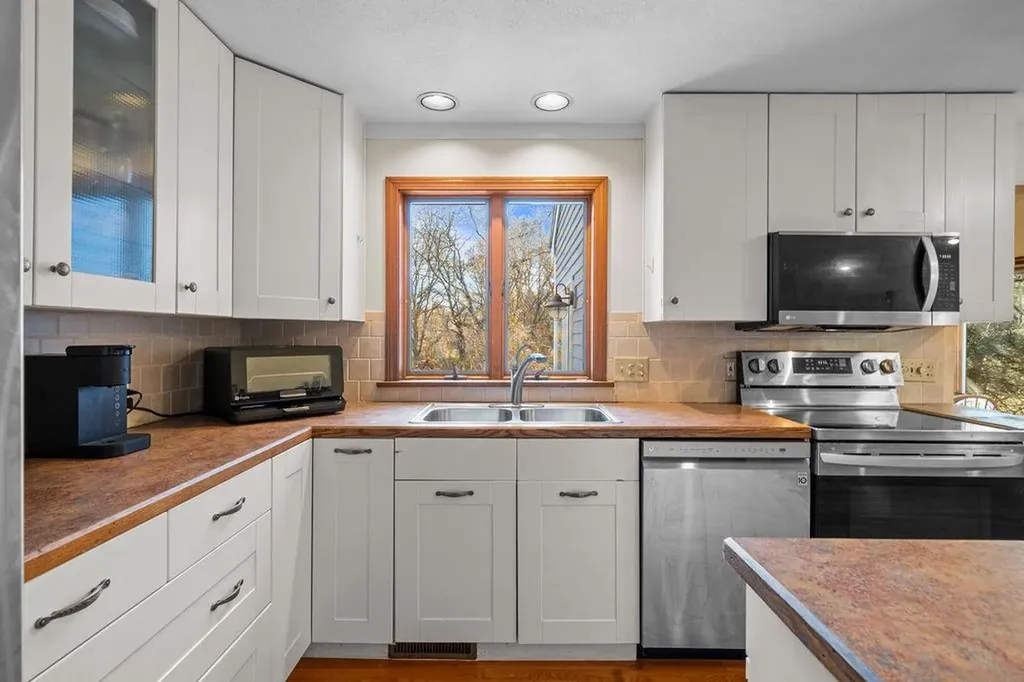 170 Weathervane Road South Kingstown RI 02879