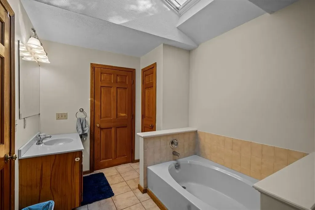 170 Weathervane Road South Kingstown RI 02879