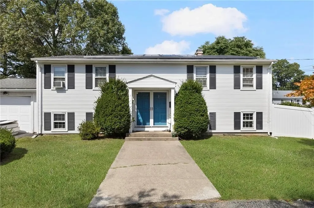 207 Stillwater Drive Warwick RI 02889