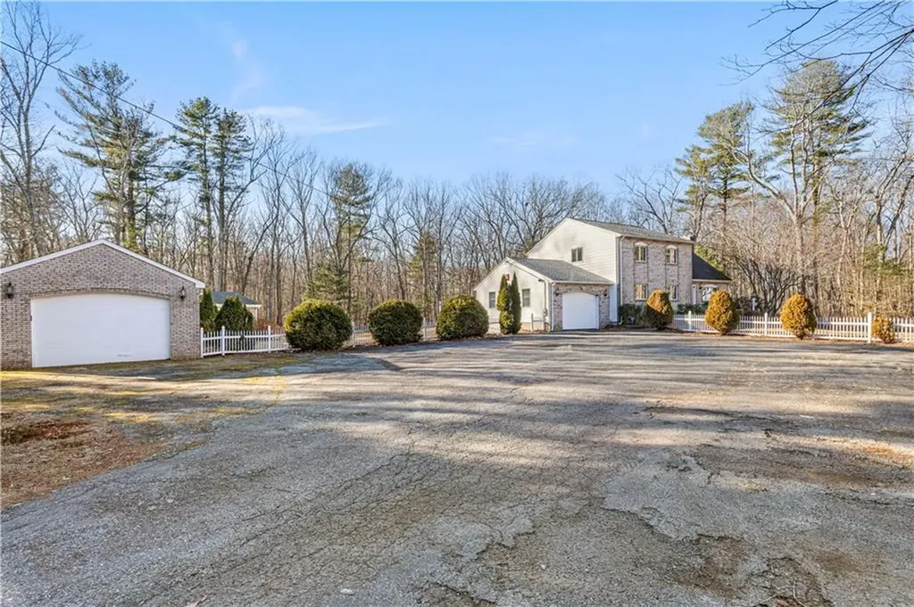 22 Angell Road Scituate RI 02857