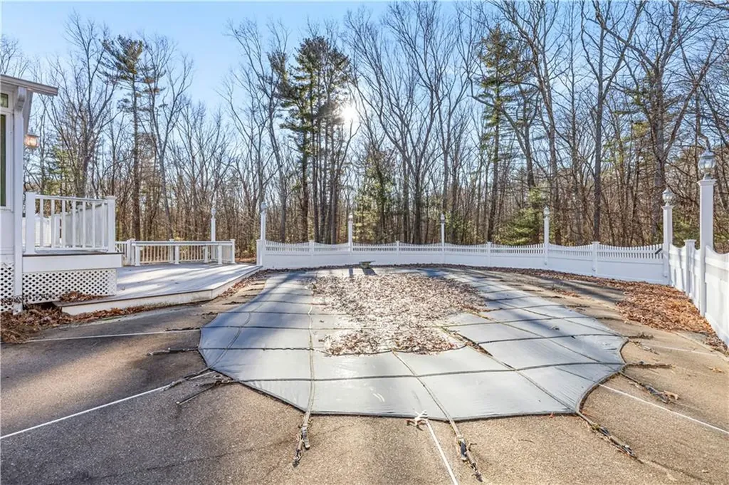 22 Angell Road Scituate RI 02857