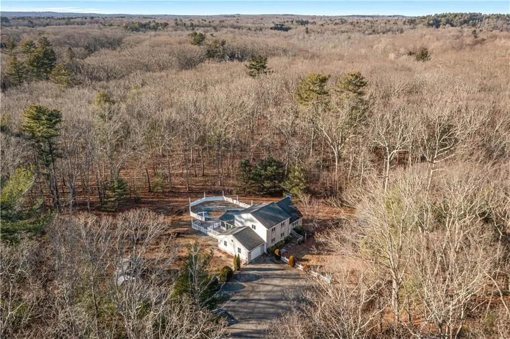 22 Angell Road Scituate RI 02857