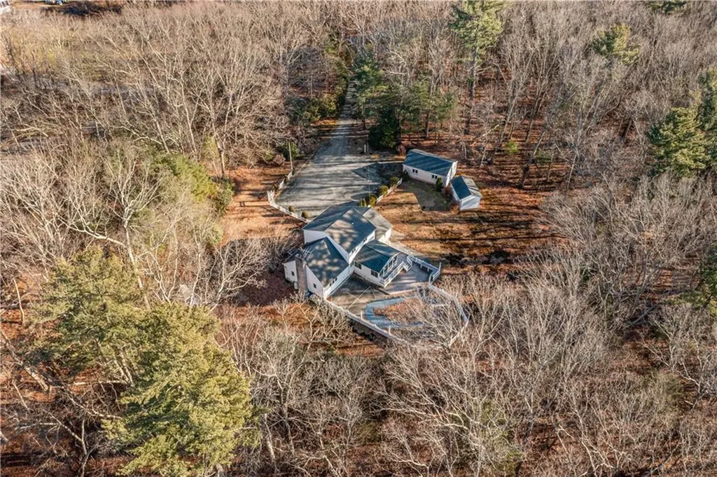 22 Angell Road Scituate RI 02857