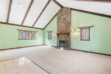 22 Angell Road Scituate RI 02857