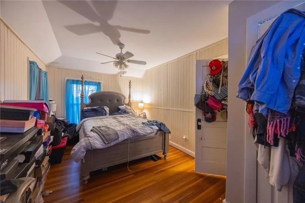 916 Bullocks Point Avenue East Providence RI 02915