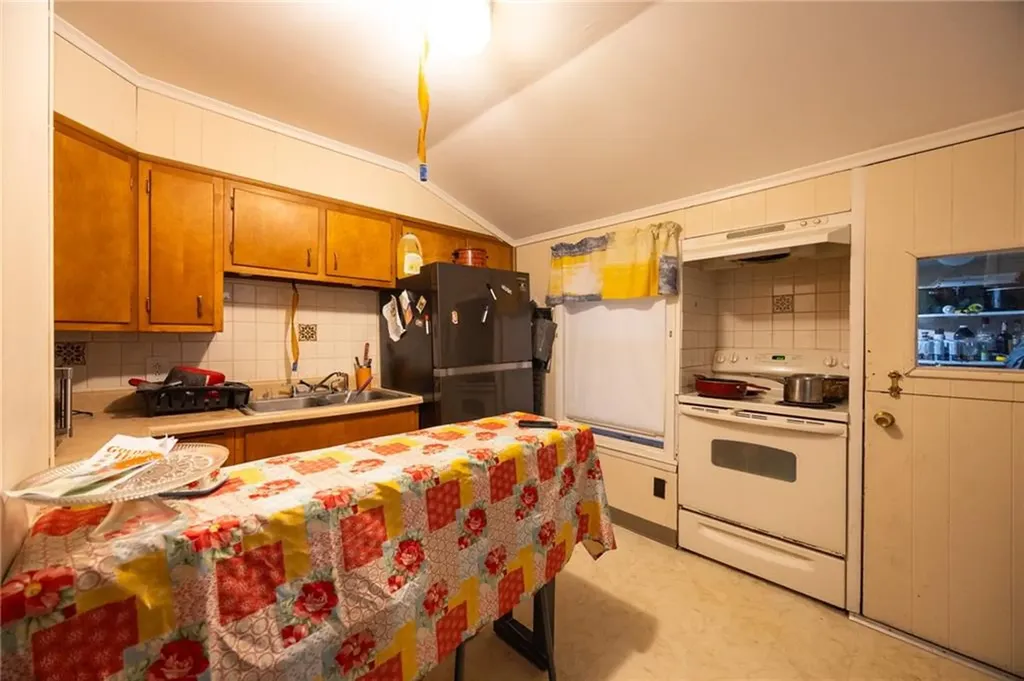 916 Bullocks Point Avenue East Providence RI 02915