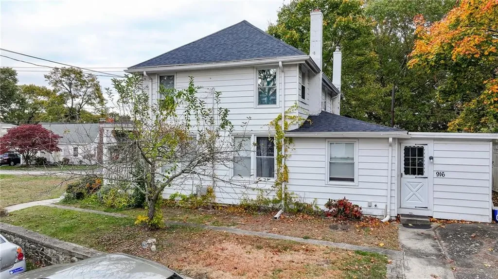 916 Bullocks Point Avenue East Providence RI 02915