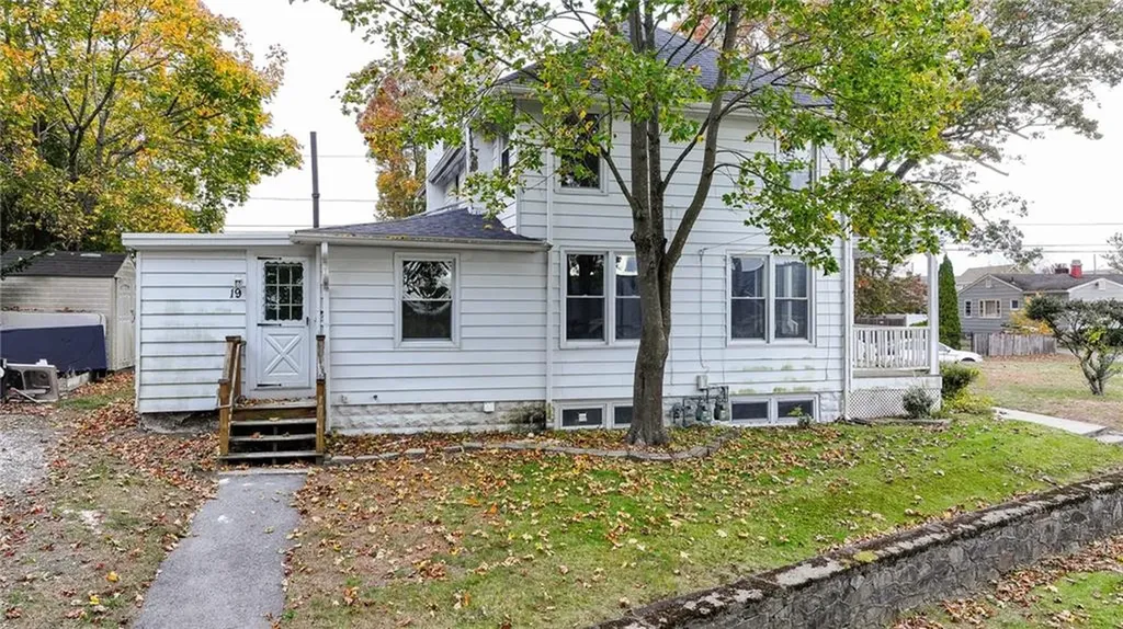 916 Bullocks Point Avenue East Providence RI 02915