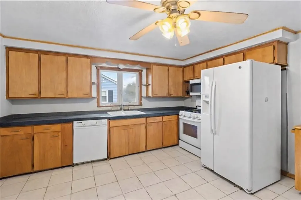 44 Charles Street East Providence RI 02914