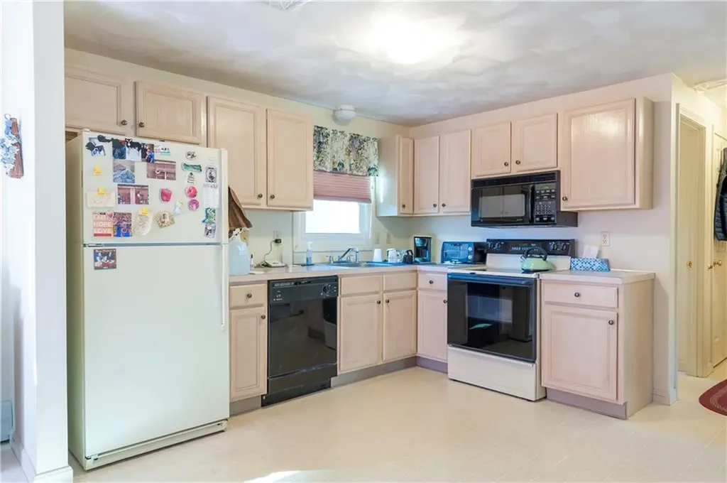 88 Greene Street East Greenwich RI 02818