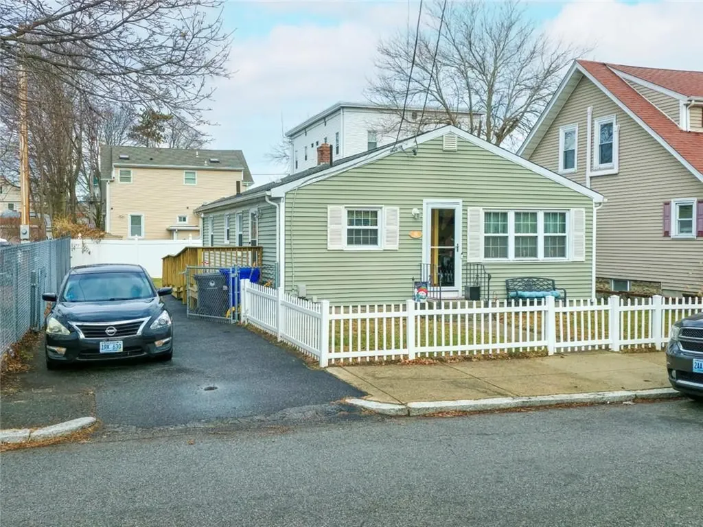 80 Oakland Avenue Pawtucket RI 02861