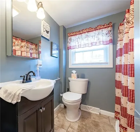 80 Oakland Avenue Pawtucket RI 02861