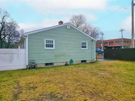 80 Oakland Avenue Pawtucket RI 02861