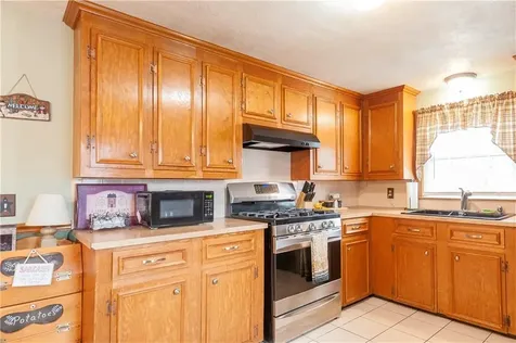 80 Oakland Avenue Pawtucket RI 02861