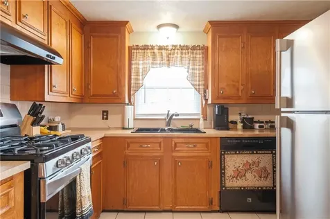 80 Oakland Avenue Pawtucket RI 02861