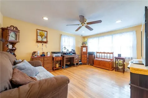 80 Oakland Avenue Pawtucket RI 02861