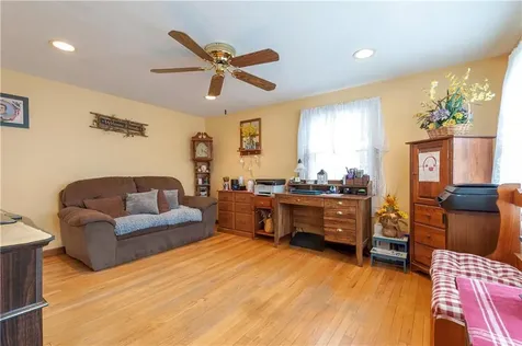 80 Oakland Avenue Pawtucket RI 02861