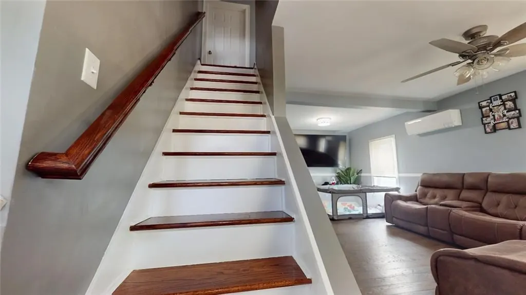 11 Crane Street Street S Pawtucket RI 02860