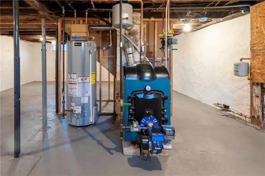 11 Crane Street Street S Pawtucket RI 02860